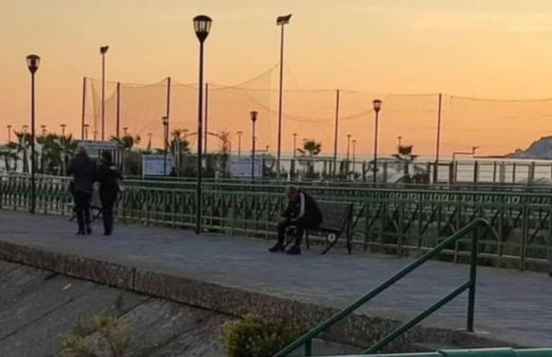 Trener Milana Đurića nakon otkaza satima sjedio na klupi uz more