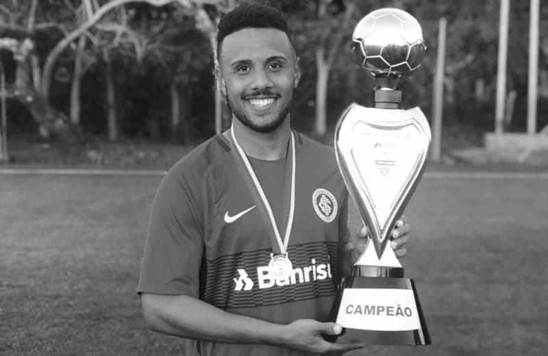 Brazilski fudbaler preminuo u snu u 23. godini