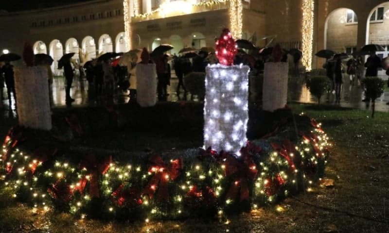 Počeo "Advent u Mostaru": Gradonačelnik Kordić poslao poruku mira, ljubavi i tolerancije