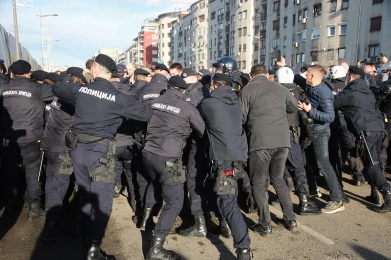 Srbiju danas očekuju masovni protesti  i blokade saobraćajnica u više od 50 gradova