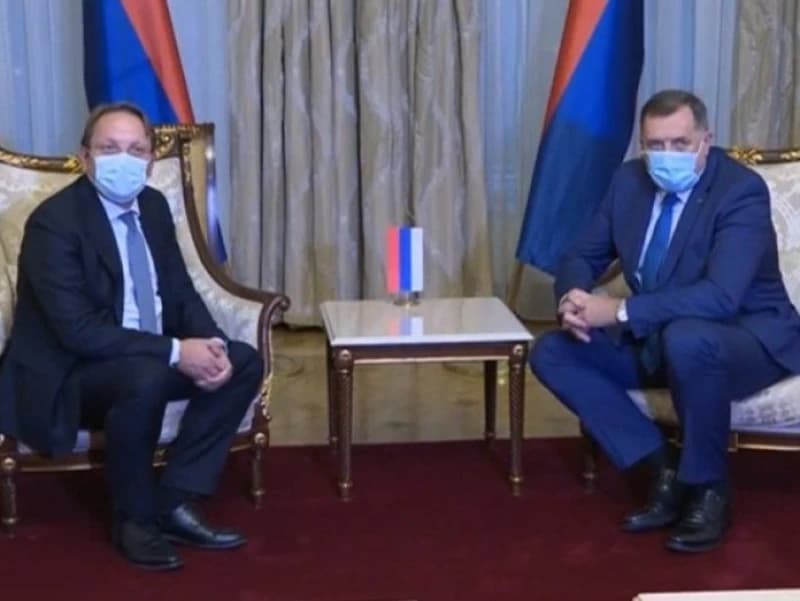 SNSD-ovci brane Varhelyija: Samo mu je saopćeno kakvu ćemo odluku donijeti u NSRS