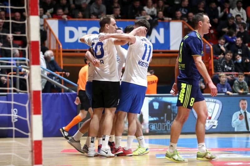 Ekipa iz Mostara igra za preminulog prijatelja: Sa šest igrača izborili polufinale
