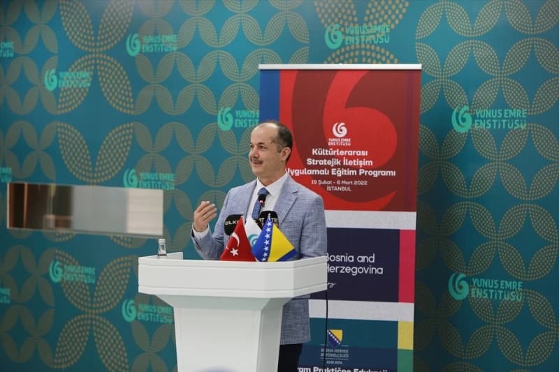  Institut Yunus Emre 