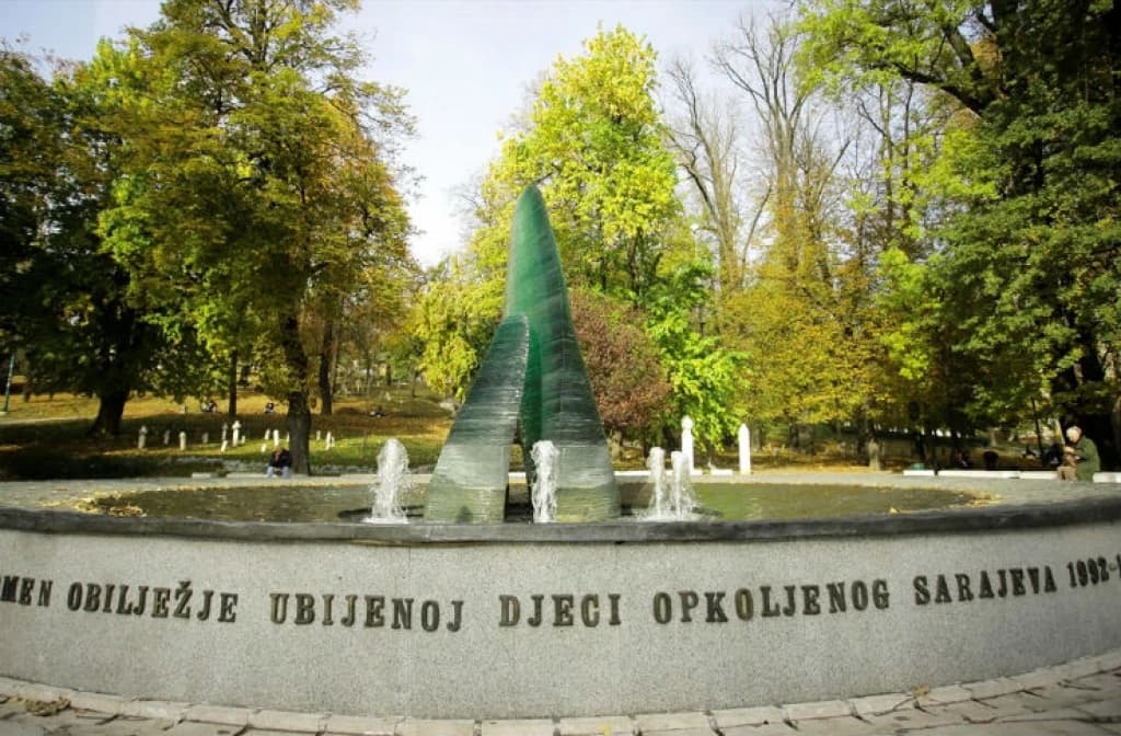 Spomenik ubijenoj djeci