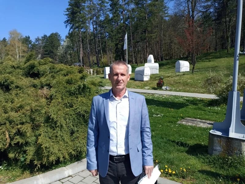 Refik Topić