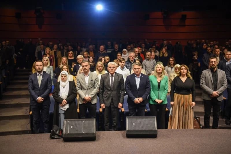 Šefik Džaferović i Željko Komšić na premijeri