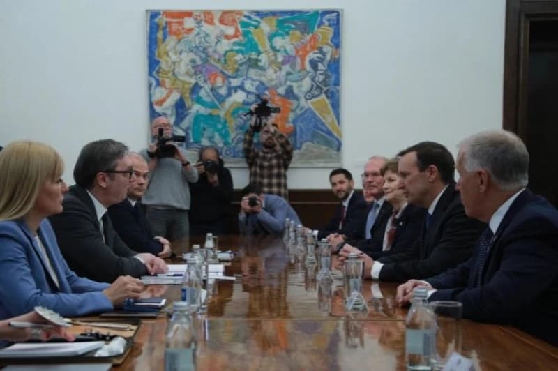 Aleksandar Vučić sa senatorima