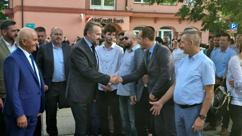 Izetbegoviću uručena plaketa "Počasnog građanina Kalesije"