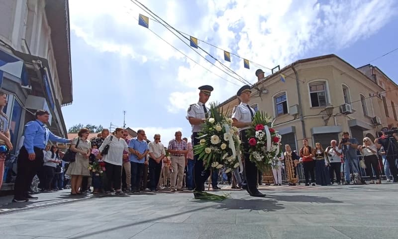 Odavanje počasti na Kapiji