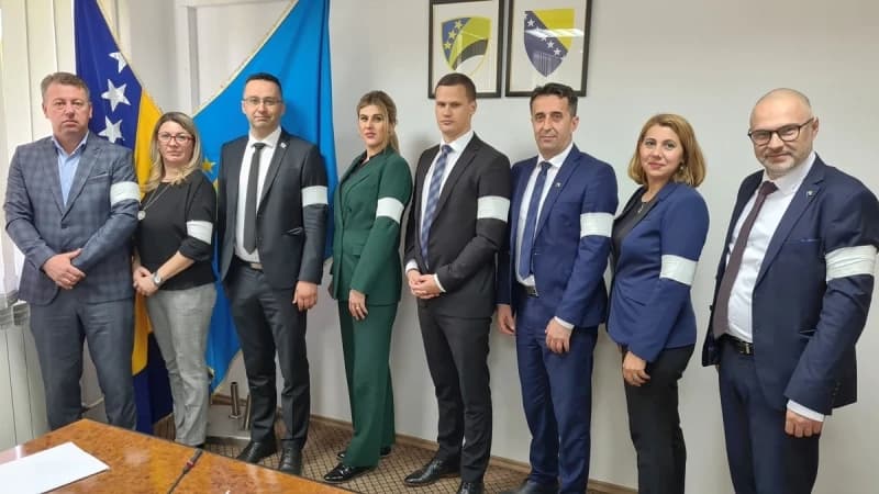 Premijer i članovi Vlade TK