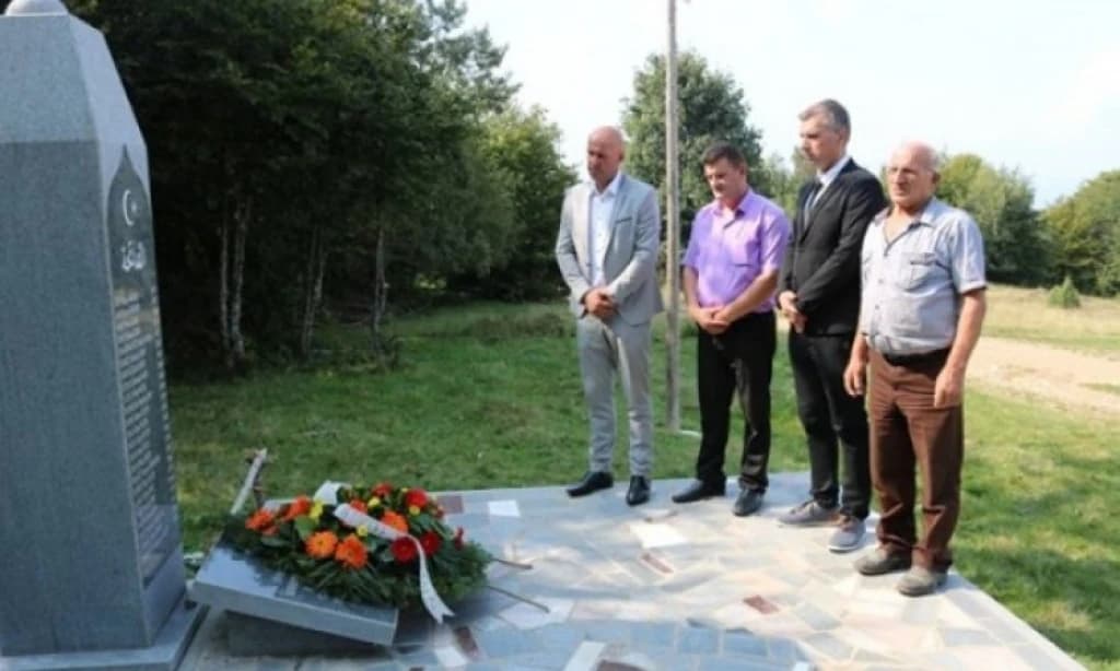 Delegacija Demokratske fronte položila vijence
