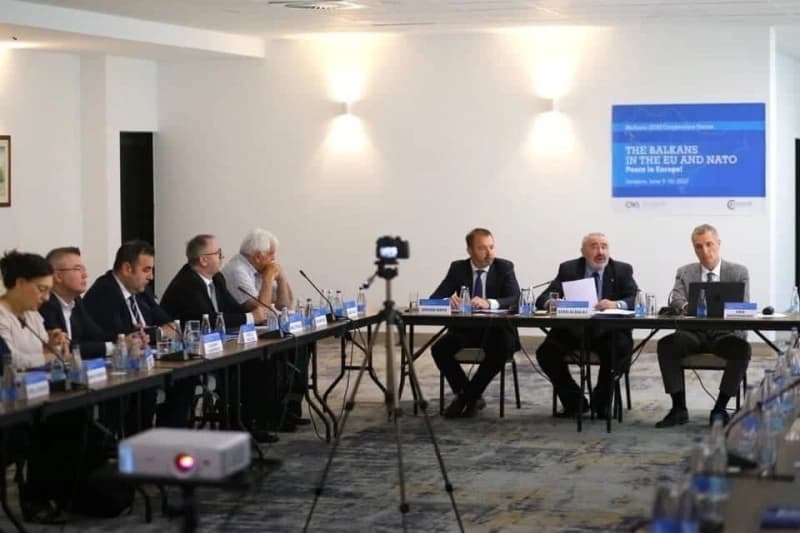 S konferencije