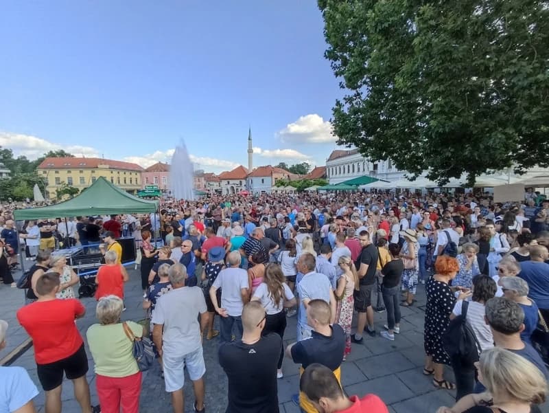 Protest na Trgu slobode