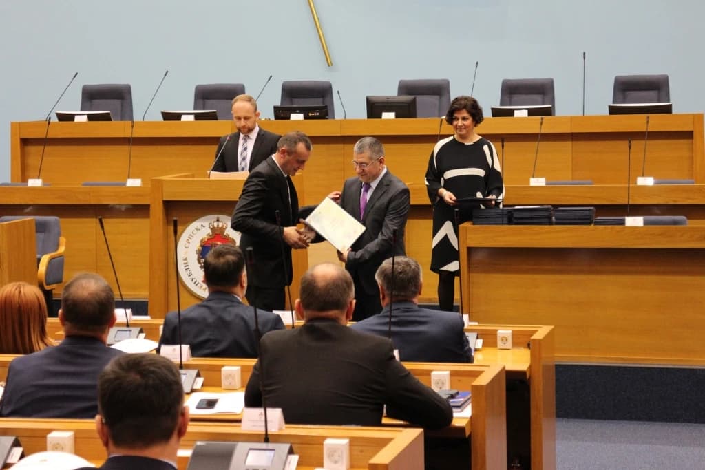 Zastupnicima Narodne skupštine RS-a dodijeljeni certifikati CIK-a
