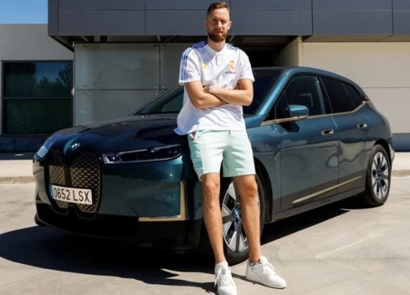 Musa nakon potpisa za Real dobio novi automobil