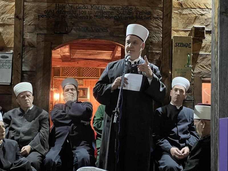 Reis Kavazović, Karići