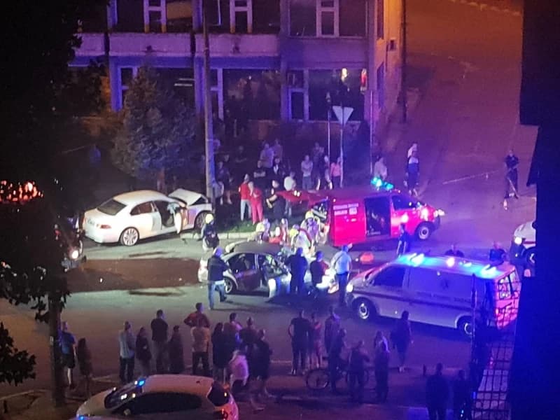 Teška saobraćajna nesreća u Sarajevu: Ima povrijeđenih, intervenisali i vatrogasci