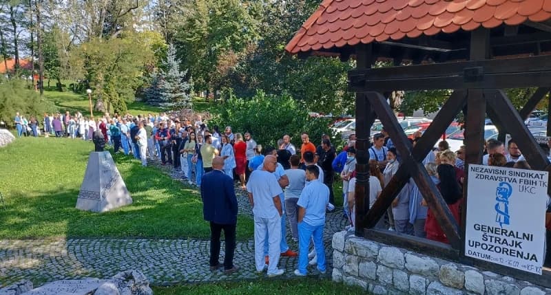 Štrajk upozorenja na UKC-u Tuzla