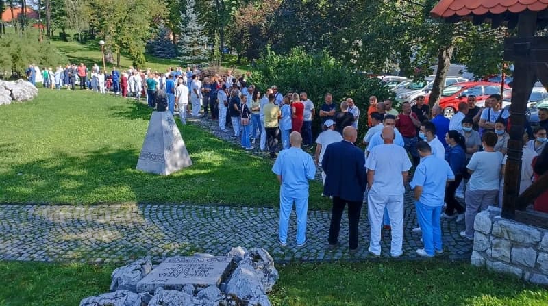Štrajk upozorenja na UKC-u Tuzla