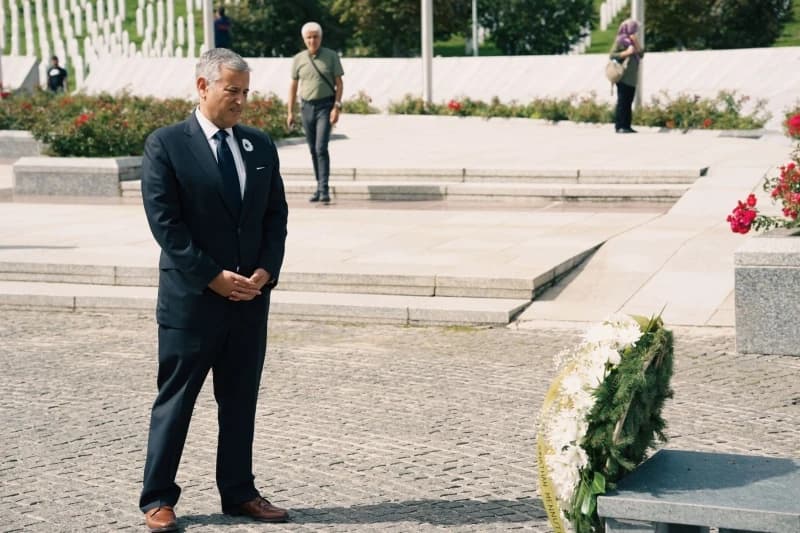 Jonathan Mennuti u Srebrenici