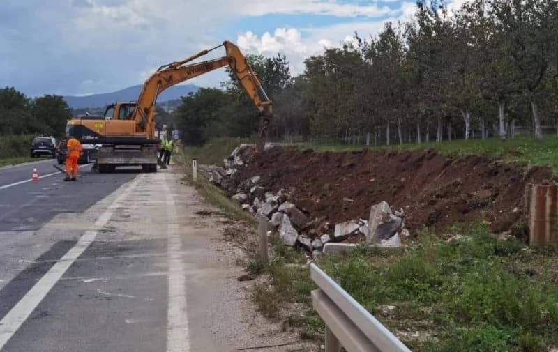 Rušenje potpornog zida u Zenici