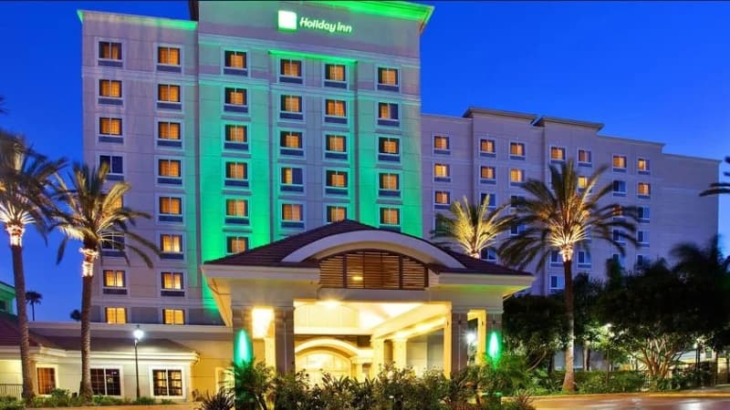 Hotel Holiday Inn