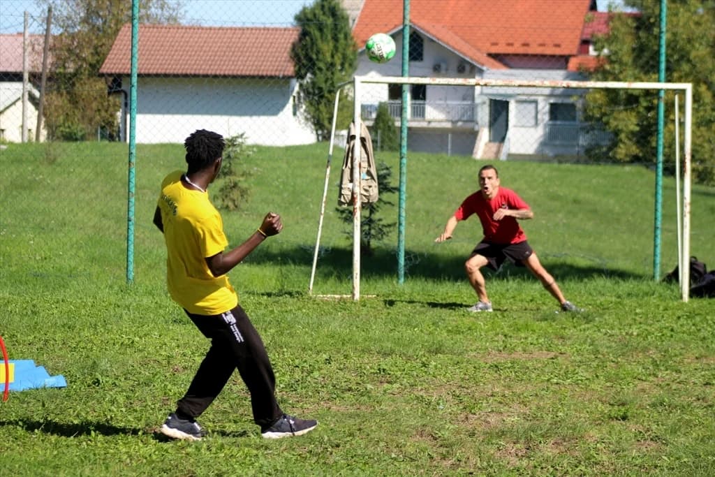 Djeca i roditelji migranti u "Borićima" zamišljaju bolju budućnost: Želim jednog dana igrati fudbal u Njemačkoj