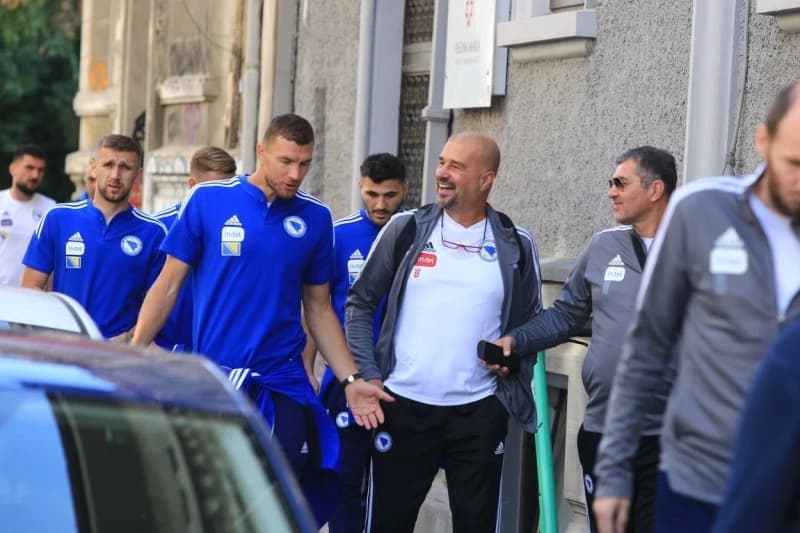 Zmajevi prošetali Bukureštom, "planule" karte za utakmicu