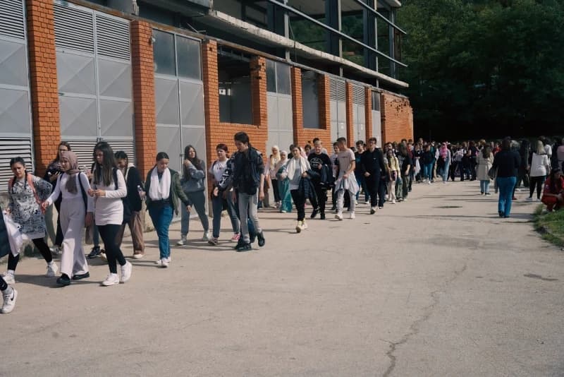 Srednjoškolci Sarajevo u Memorijalnom centru Potočari