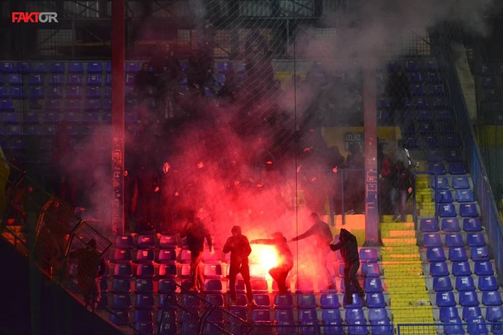 Incidenti na Grbavici: Policija istjerala Lešinare sa stadiona