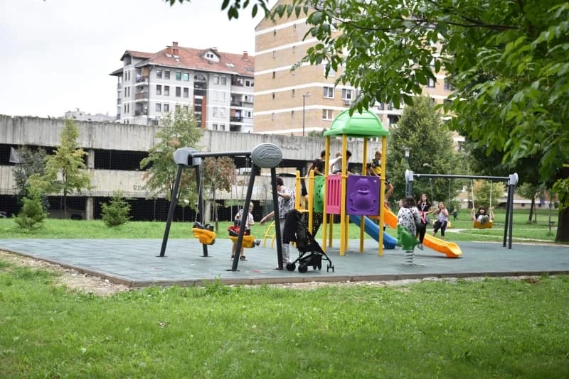Saraj polje
