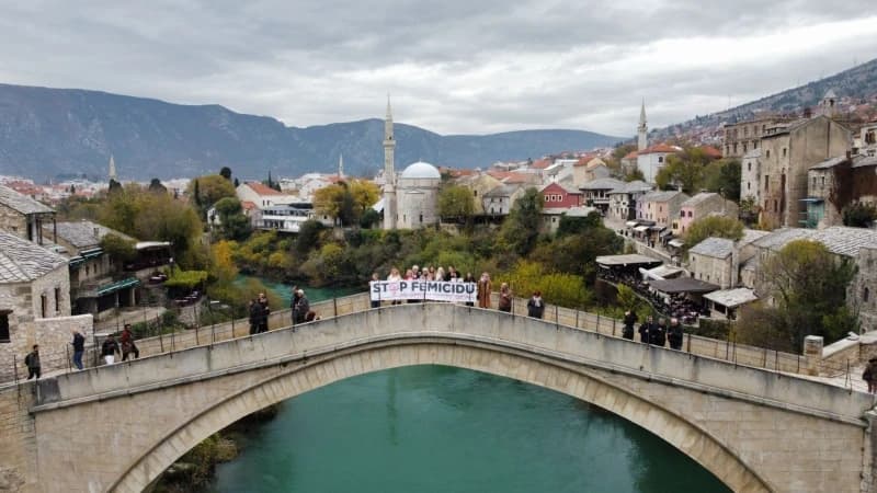 Skok bez aplauza sa Starog mosta za žrtve femicida