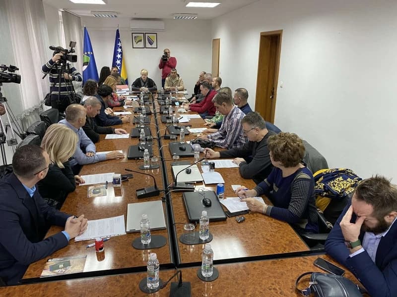 Potpisivanje ugovora u Vladi TK