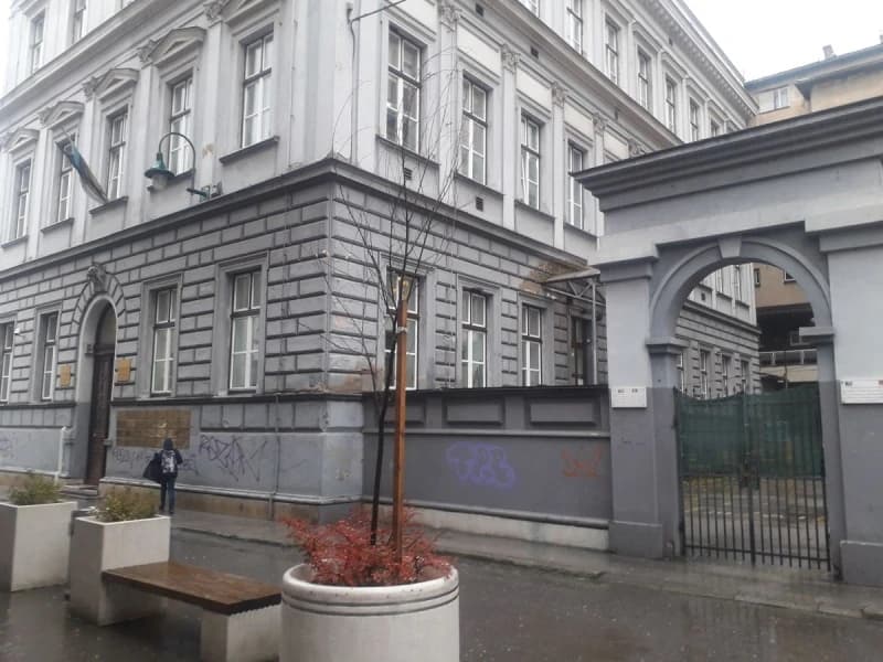Incident u sarajevskoj osnovnoj školi: Roditelj prijetio da će nastavnicu "progutati mrak"
