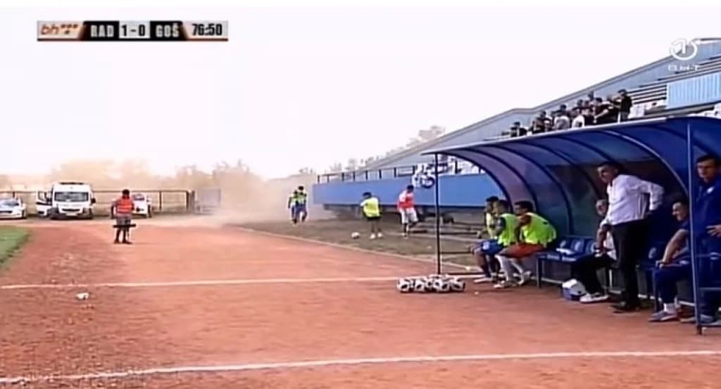 Prašina na Gradskom stadionu u Bijeljini