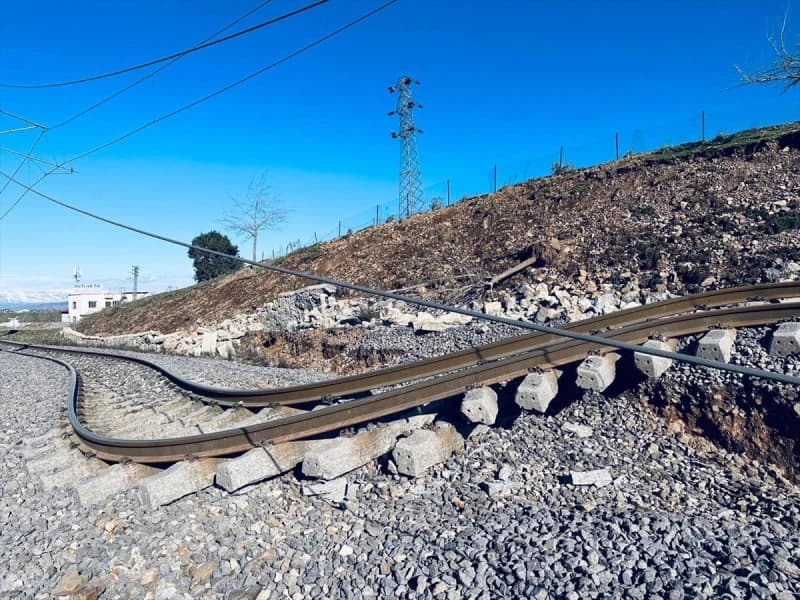 Iskrivljena pruga pokazuje jačinu zemljotresa koji je pogodio Tursku