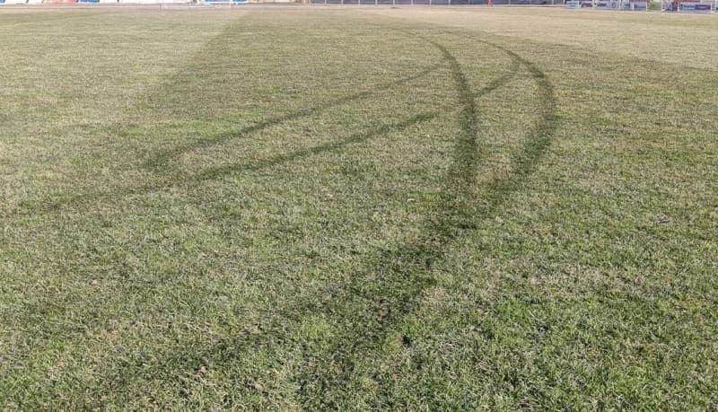 Neko se provozao Sloginim stadionom