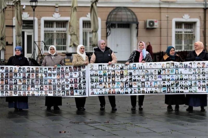 Majke i žene Srebrenice, okupljanje u Tuzli