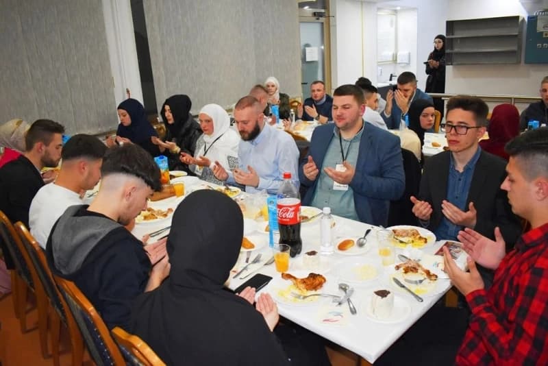 Iftar u Cazinu