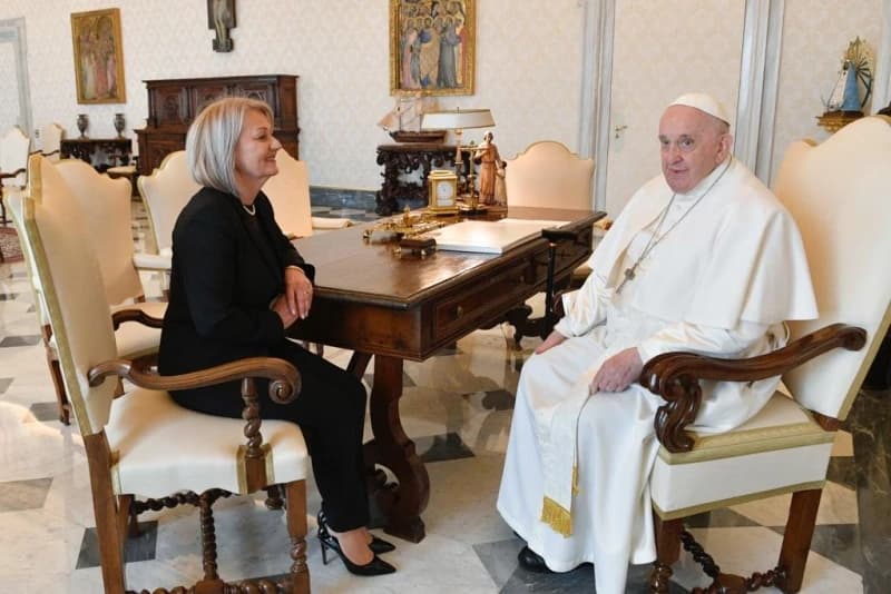 Krišto se sastala sa papom Franjom i pozvala ga u posjetu BiH, u Vatikanu govorila i o Izbornom zakonu BiH