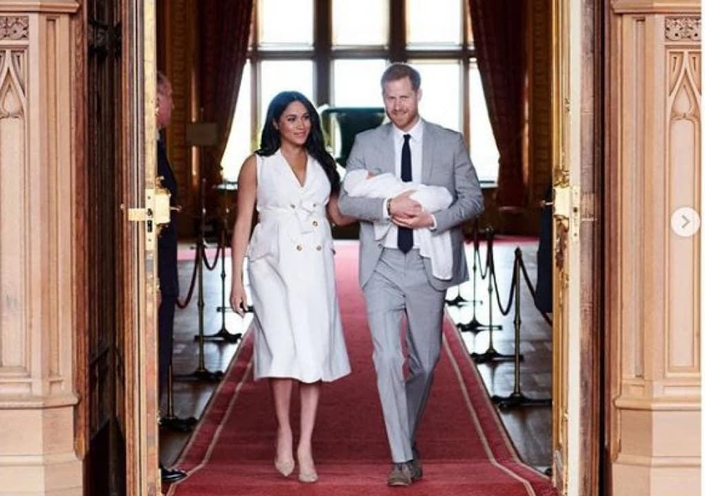 Trenutak kada su Meghan i Harry predstavili jedinca