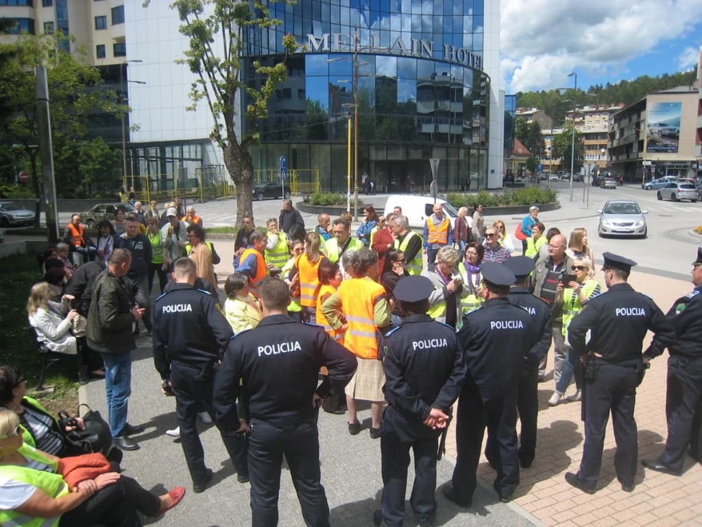 Protest kupaca iz SPO "15. maj" u Tuzli