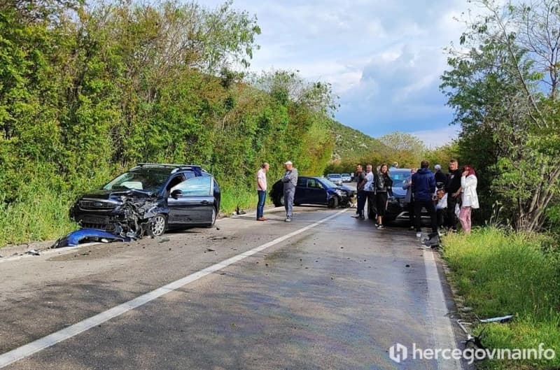 Žestok sudar četiri automobila kod Mostara, ima povrijeđenih 