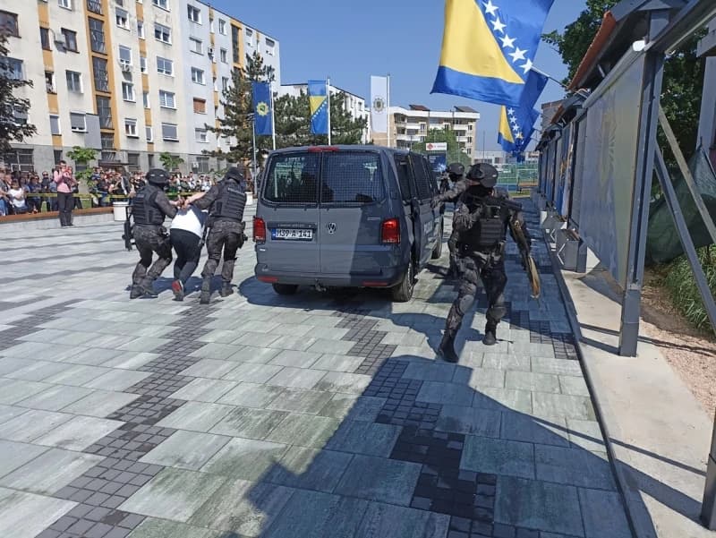Pokazna vježba specijalaca u Živinicama