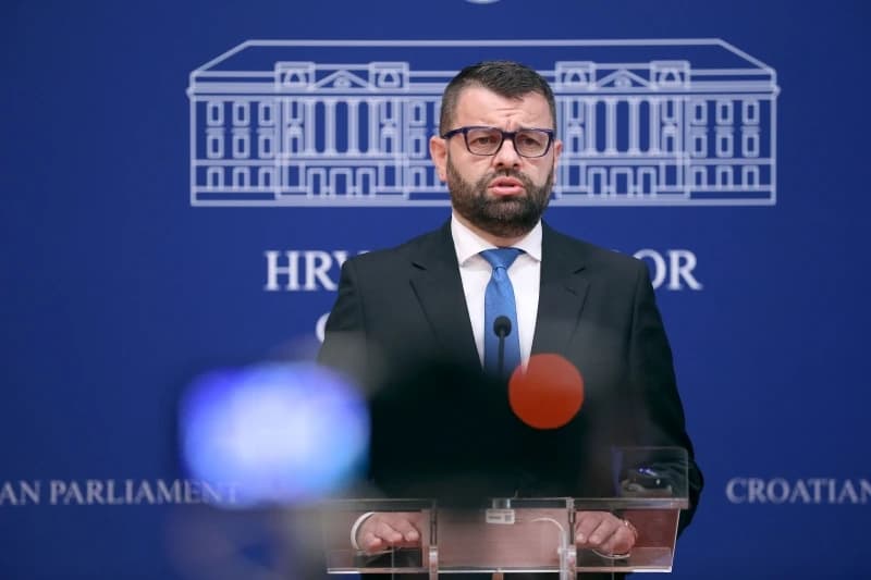Sevlid Hurtić u Hrvatskoj