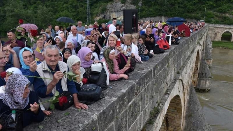 Višegrad, ruže za 3.000 žrtava