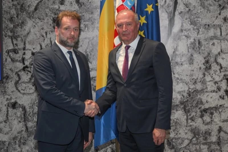 Zukan Helez, Mario Banožić 