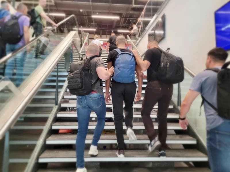 Migranti, Služba za poslove sa strancima, Aerodrom Sarajevo 