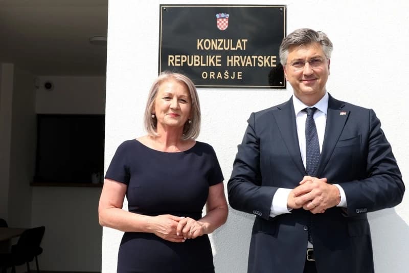 Borjana Krišto, Andrej Plenković, otvaranje Konzulata 