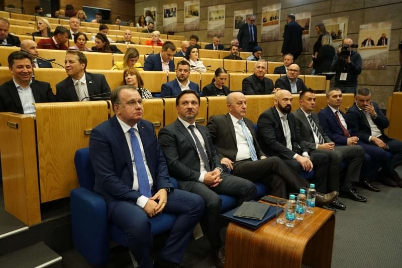 Nikšić sa ministrima 